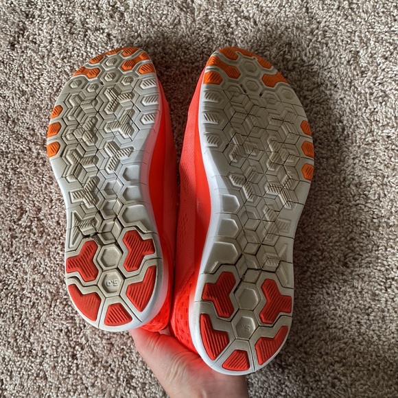 Nike Free Women’s Running Neon Orange Sneaker - Picture 5 of 7